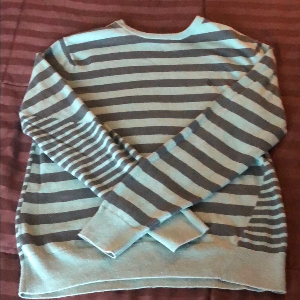 Green Volcom Sweater